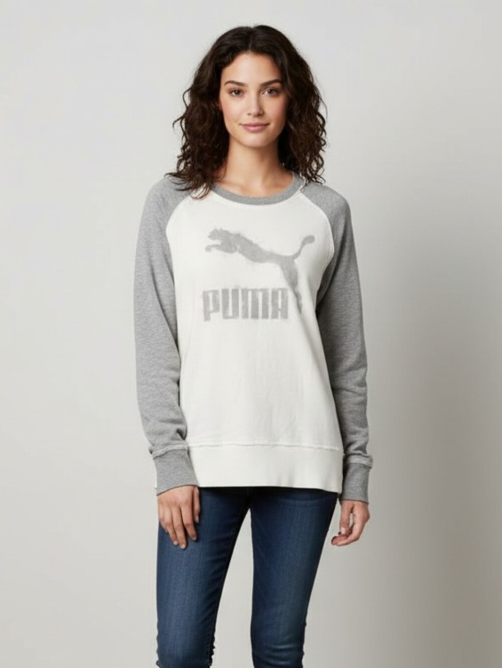 Puma Women's White/Gray Pullover Crewneck Distressed Sweatshirt Size Medium EUC